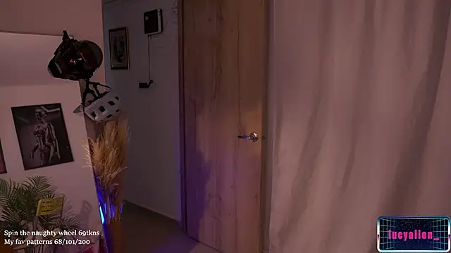 Онлайн чат XXX LucyAllenX