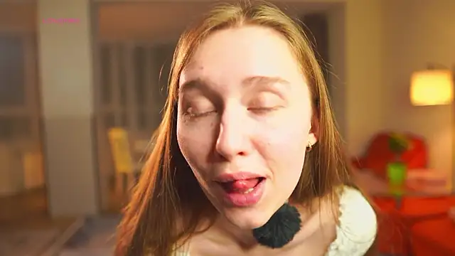 Chat +18 de SharaNewbern ao vivo