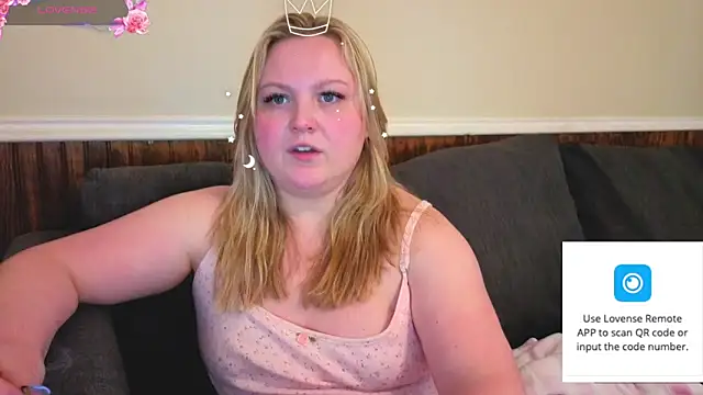 PhatAssBlond Show in webcam