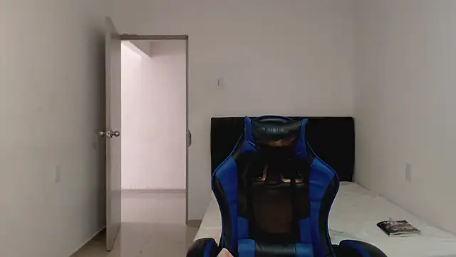 natyhot_25 Adlı Modelin Canlı XXX Sohbeti