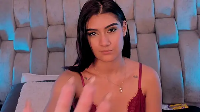 KatherineRuiz_ Adlı Modelin Canlı XXX Sohbeti