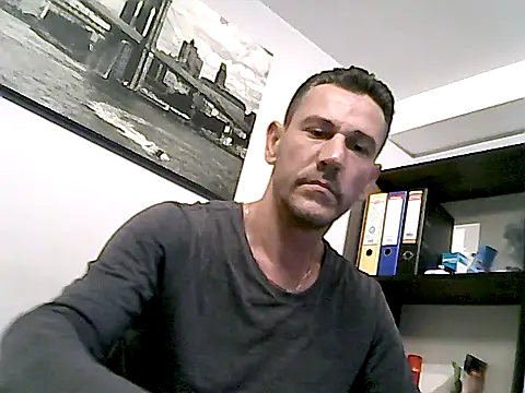 Pokazy przed kamerką – mastercharisma35