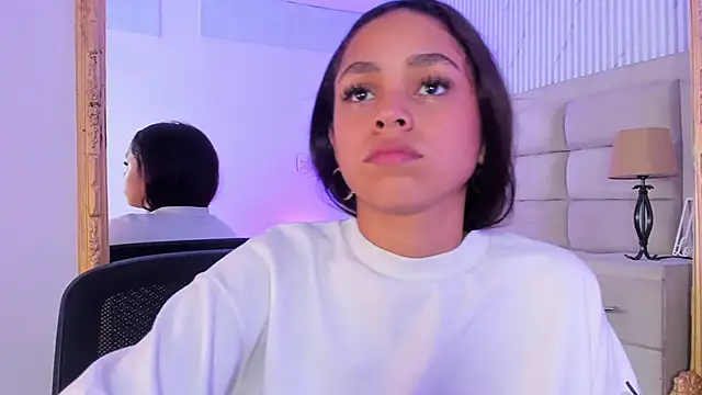 Chatroom XXX en direct de CarolineFyre