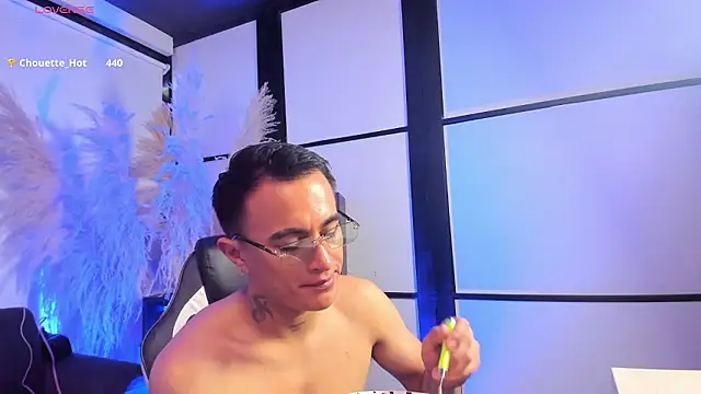 Chat +18 de LiamDeep ao vivo