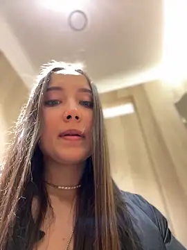 ICrazyOneIRLのライブXXXチャット