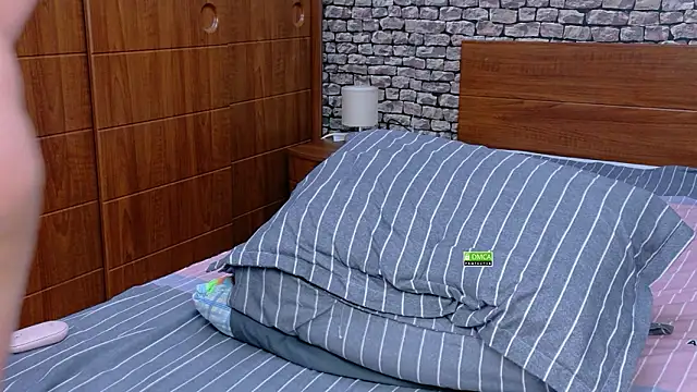 CuteBlondeMe's Live XXX Chat