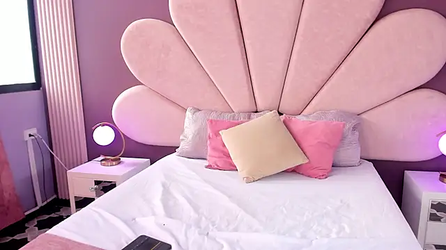 แชท XXX สดของ LolaGray__