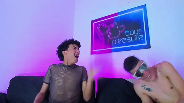 Pleasure_boys_hot Pertunjukan Webcam