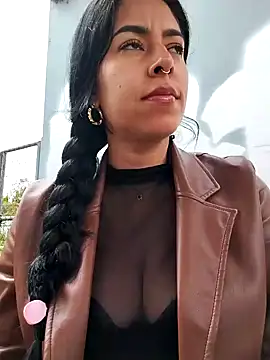 Онлайн чат XXX Luianna