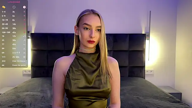 GoldieHarrington: онлайн-секс-чат