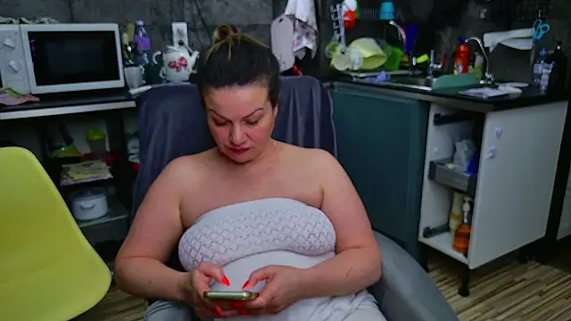 MishaMILF Chat XXX in diretta