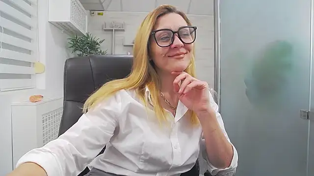 EllaMilf_n Live XXX chat