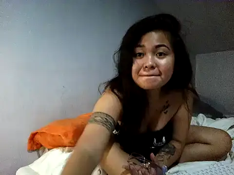 แชท XXX สดของ Chillntalkmami