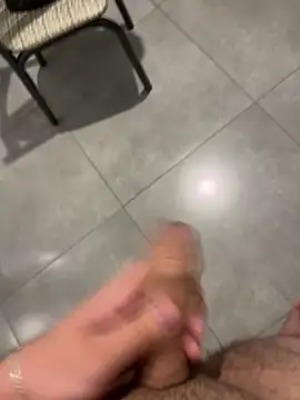 Novinho16cmz Adlı Modelin Canlı XXX Sohbeti