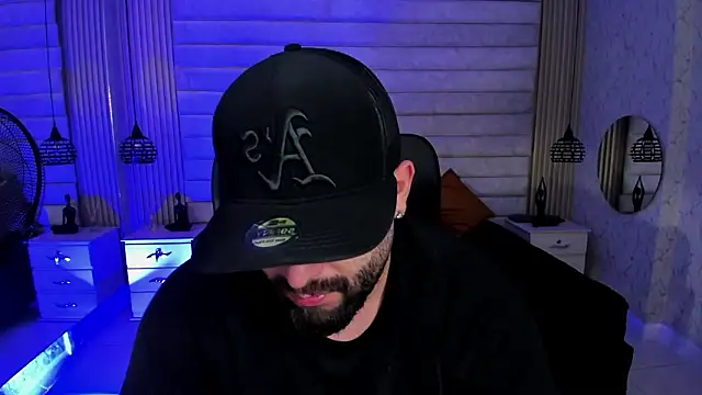 jhon_bear03's Webcam Show