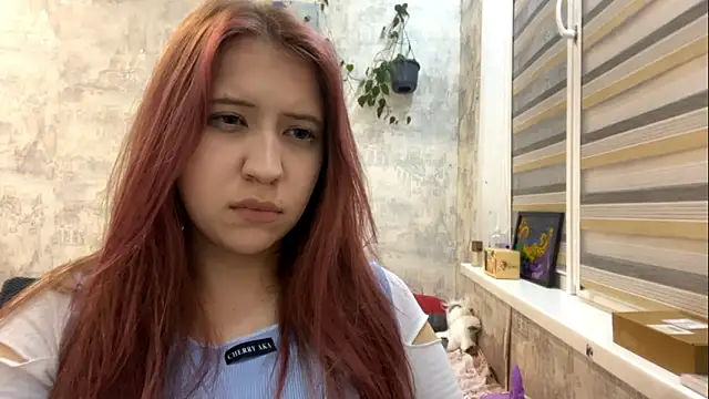 Pertunjukan Kamera Web YasmineGuelpa