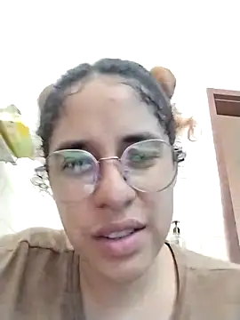 EmmaMelissa0521 现场XXX聊天