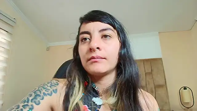 Naughty_Kittenm Live XXX-chat