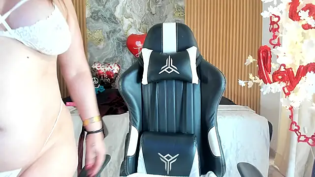 Danna_topless Live XXX-Chat