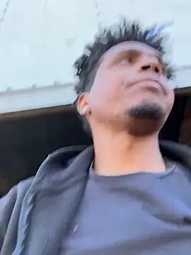 24denio 即時 XXX 聊天