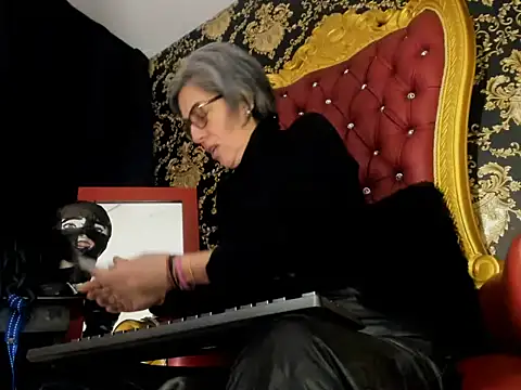 Hades_Lyra: вебкам-шоу