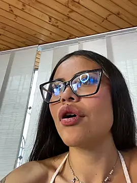 Cloe_pink1: απευθείας συνομιλία ΧΧΧ