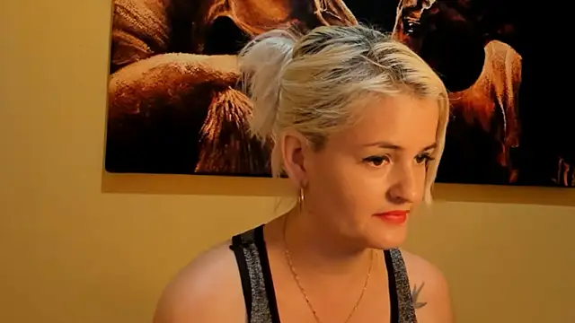 Chat +18 de lili_latina47 ao vivo