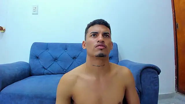 Pertunjukan Kamera Web Ares_DAMM