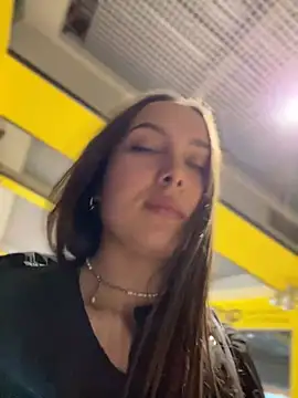 ICrazyOneIRL Chat XXX live