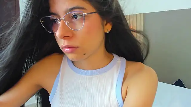 Czat XXX na żywo – carlina_15