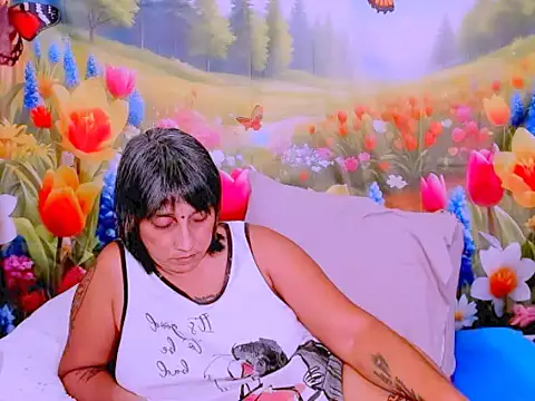 indianroxy's Live XXX Chat