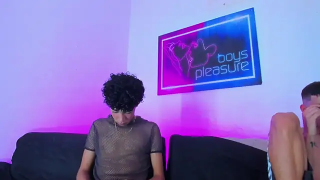 Pleasure_boys_hot élő XXX-chatje