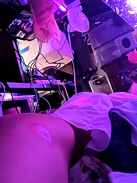 gurlnips' Live XXX Chat