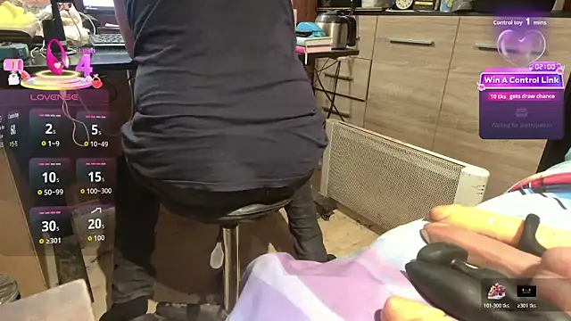 misteryman1956: διαδικτυακό σόου στην κάμερα