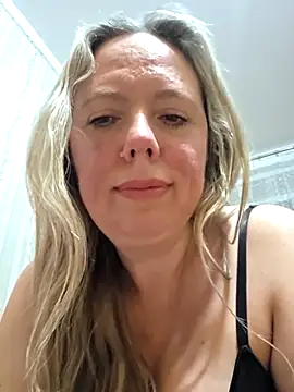 Chat +18 de Irina3718 ao vivo