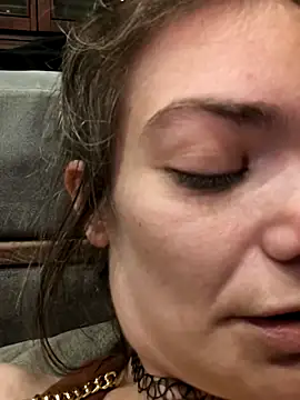 Junani2231 webkamerás műsora