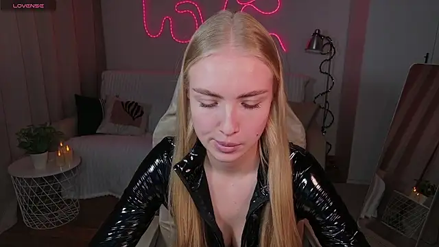 TessaGrays élő XXX-chatje