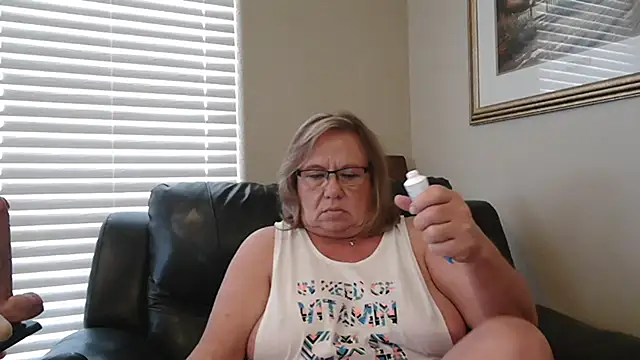 Živý XXX chat BustyAnnie