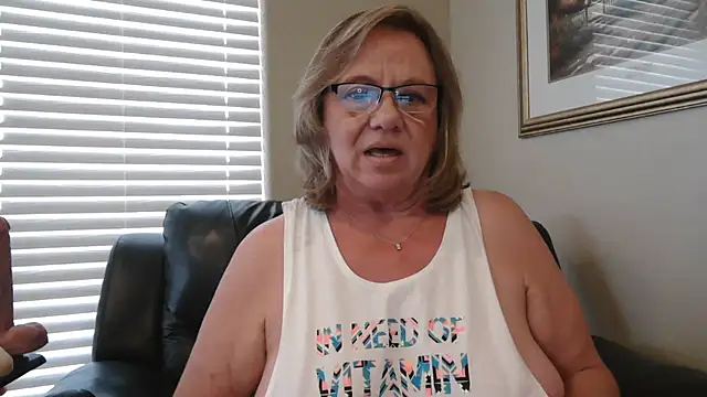 BustyAnnie Live XXX-chat