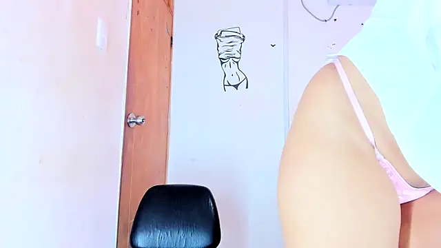 Chat XXX ao vivo de Emily_Coper18