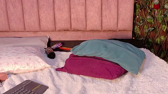 MiaJanss Pertunjukan Webcam