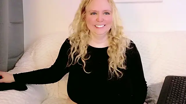 Sarah4you Adlı Modelin Canlı XXX Sohbeti