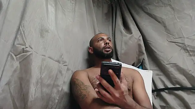 CamodickのライブXXXチャット