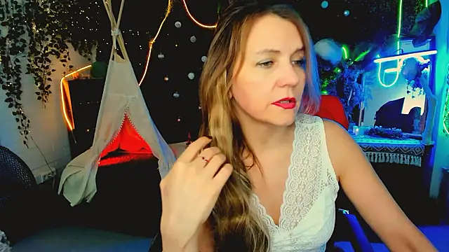 Chat +18 de NicoleHitman ao vivo