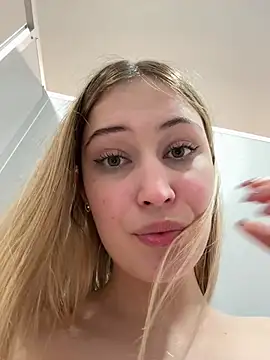blonde_exe Webcam Show