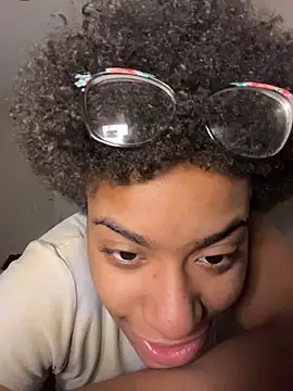 Bellaquitaa_lee's Webcam Show