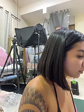 AlyssaRay's Live XXX Chat