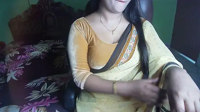 BengaliQueenStarのライブXXXチャット