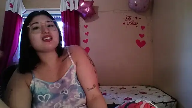 imsohornydacom élő XXX-chatje