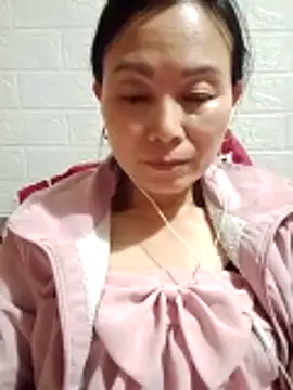 Lili-123k Chat XXX live